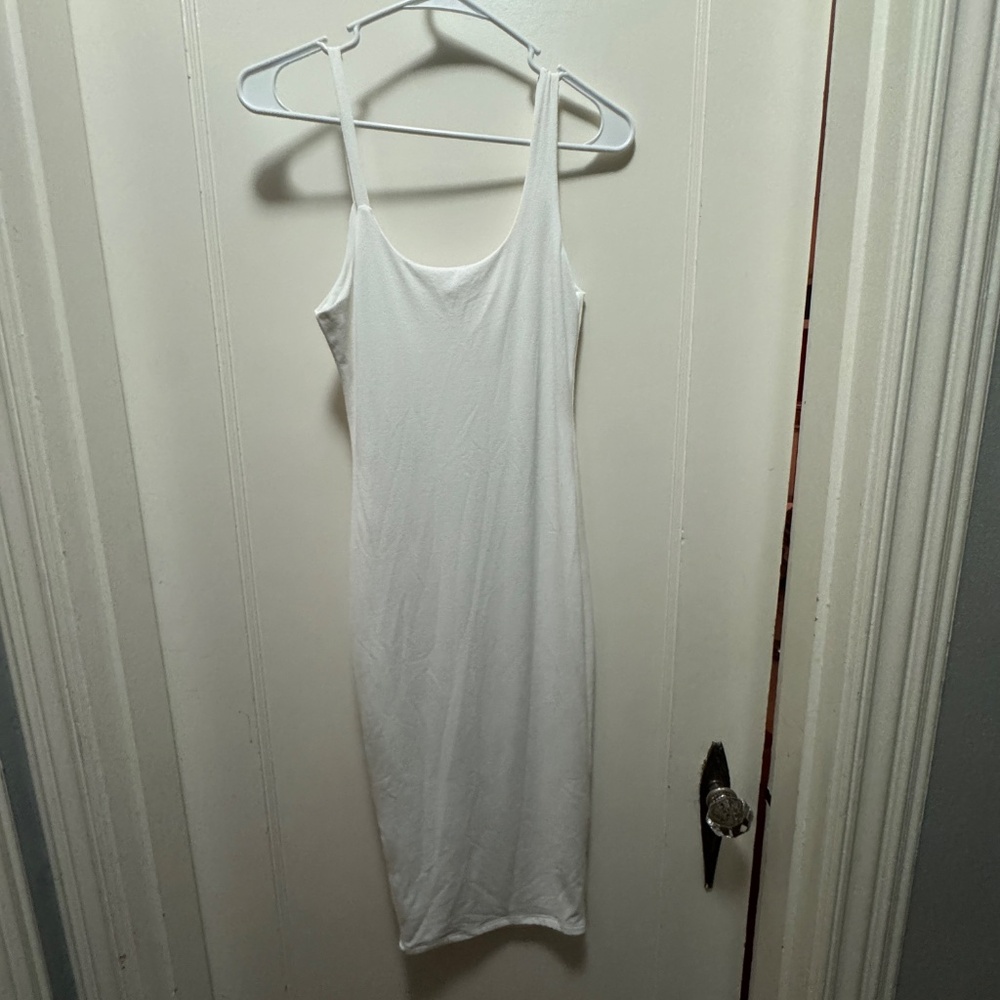 FASHION NOVA WHITE DRESS - Picture 2 of 2